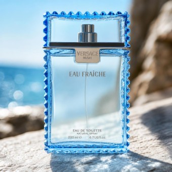 Versace Man Eau Fraiche Eau De Toilette Spray (Blue) 200 ml